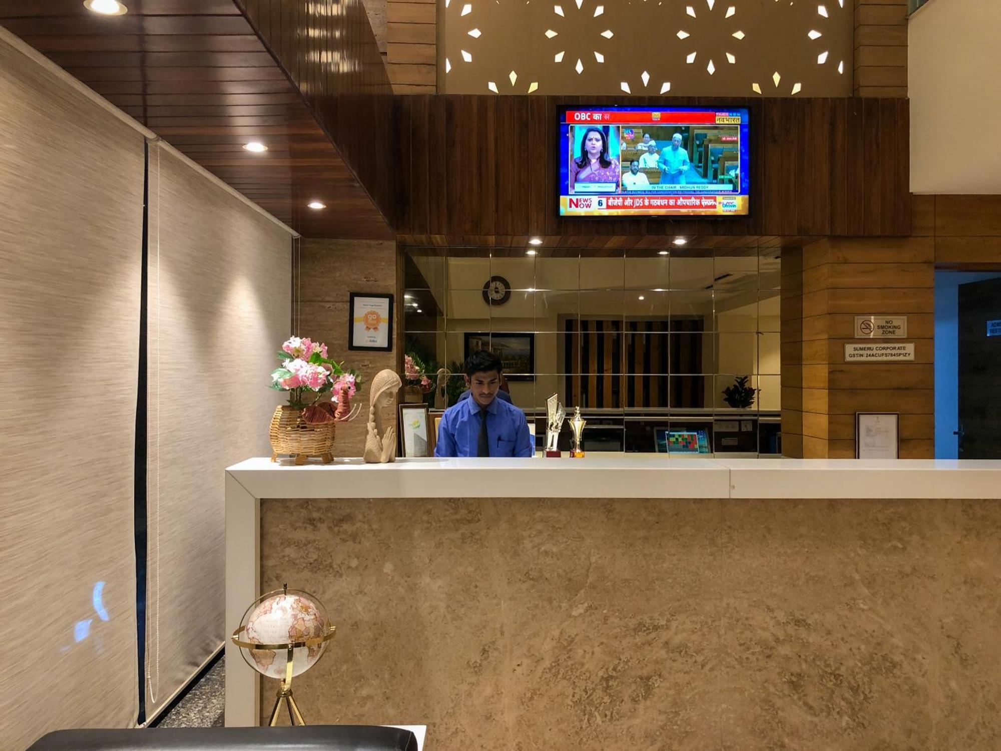 Hotel Virgo Sumeru Бхавнагар Экстерьер фото